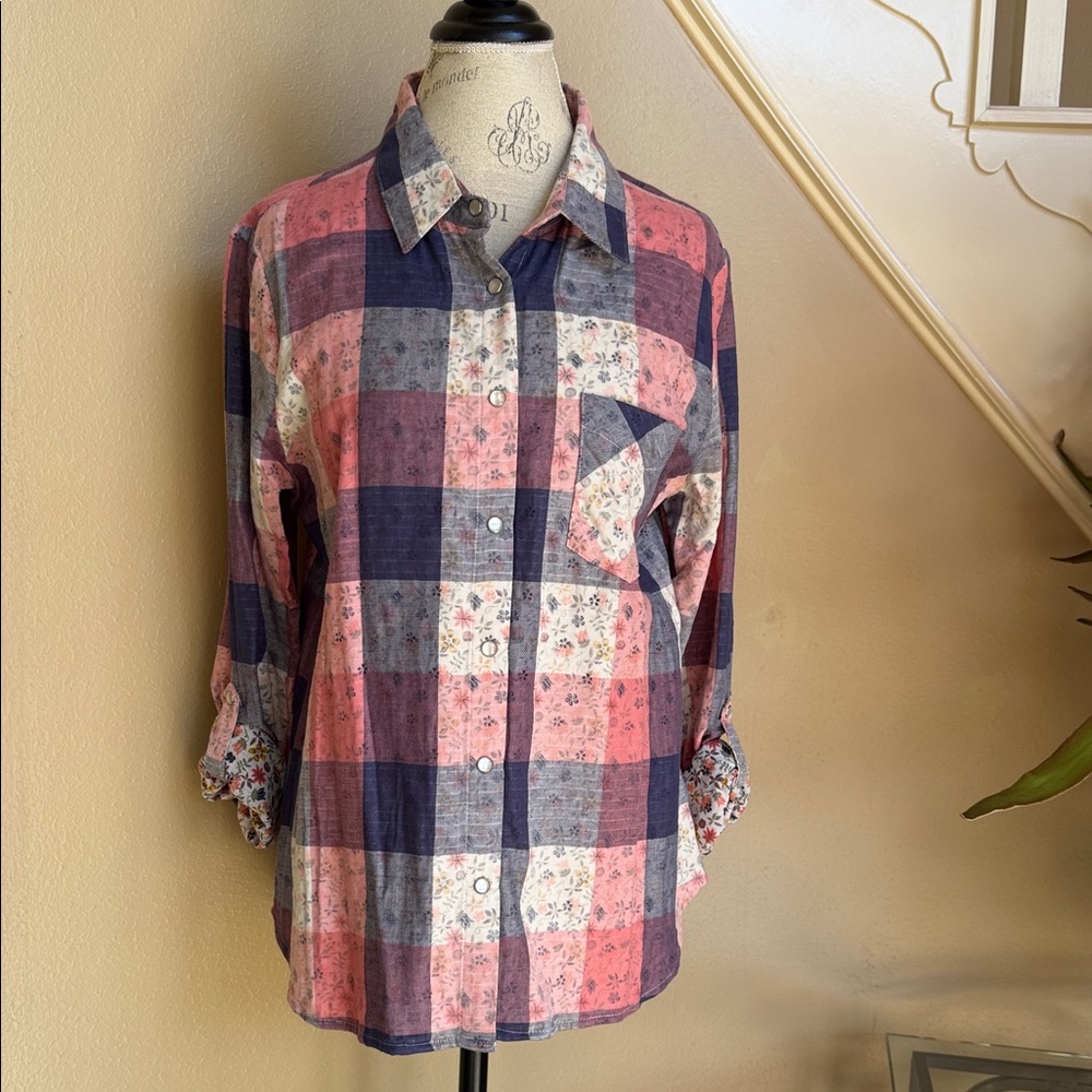 NWT Grace & Lace Floral Plaid Button-Up Shirt